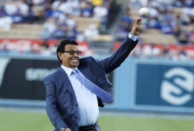 Los Angeles Dodgers retire Fernando Valenzuela's jersey in ceremony